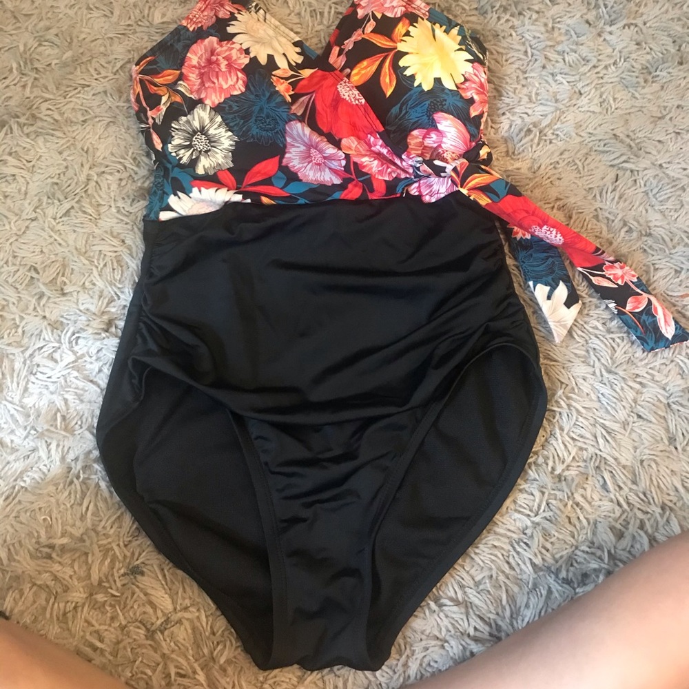 Time and Tru one piece bathing suit